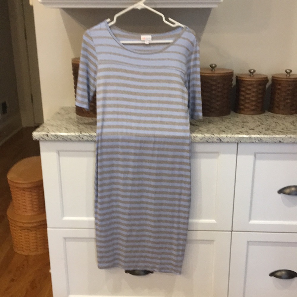 NWT. Lularoe Julia xs dress